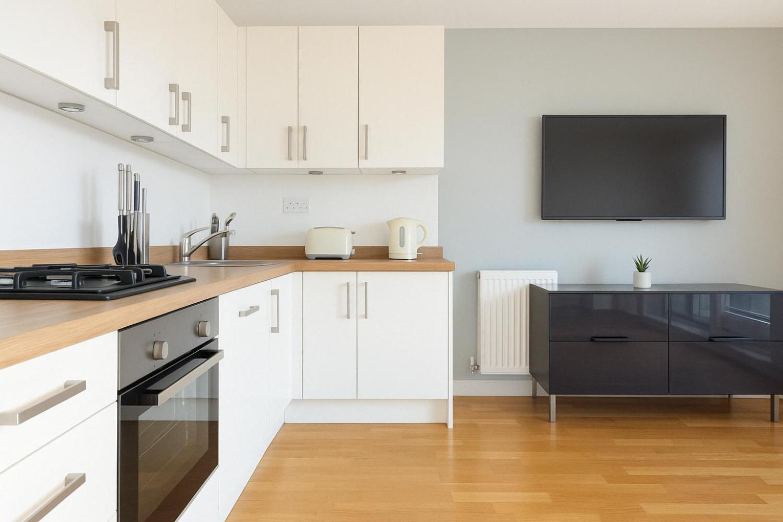 2 Bed With Balcony In Wembley