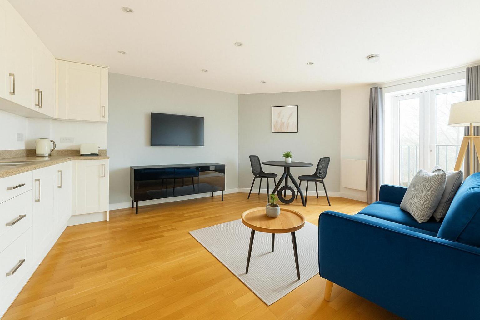 2 Bed With Balcony In Wembley
